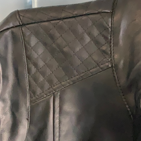 Calvin Klein Black Leather Jacket with Zippered Front and Fitted Waist - Picture 6 of 8